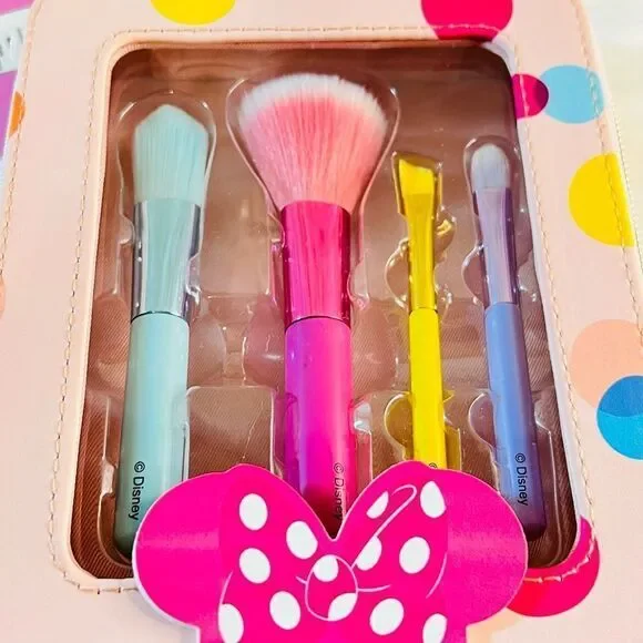 Minnie Mouse Makeup Set - Picture 2 of 4